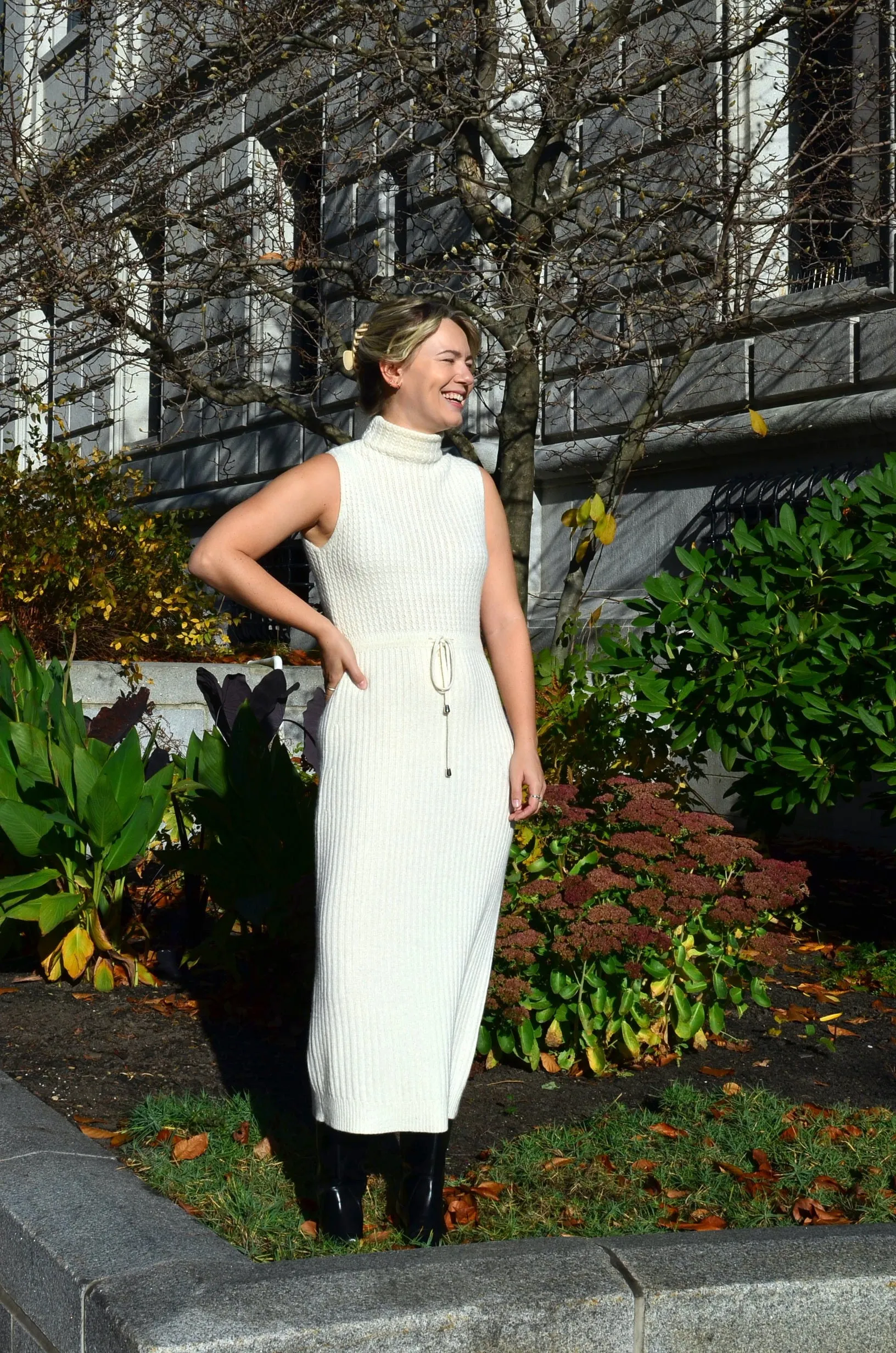 EPEE - SLEEVELESS  KNIT DRESS (OFF WHITE)