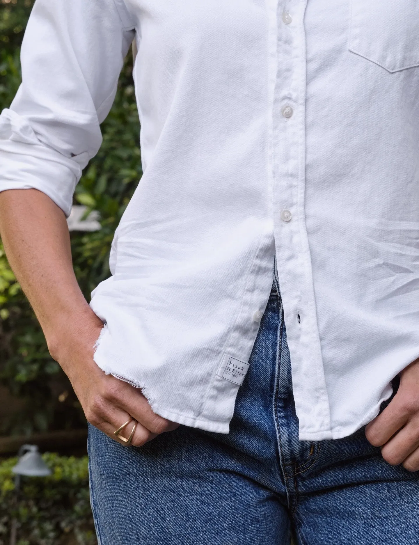 Frank & Eileen - Barry Woven Button Up in White Tattered Wash Denim