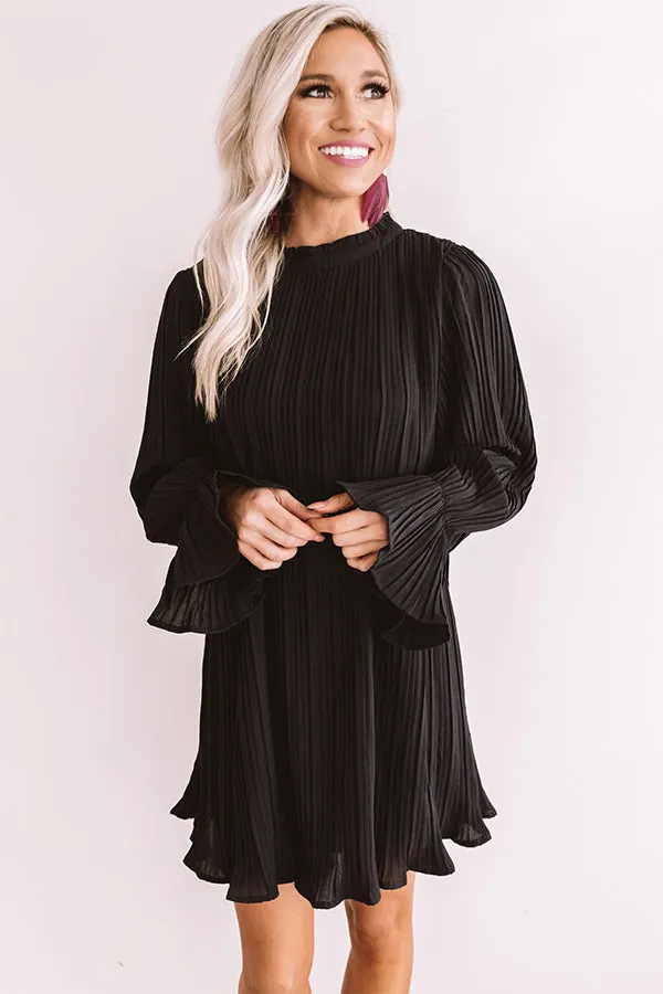 Rooftop Skyline Pleated Shift Dress In Black