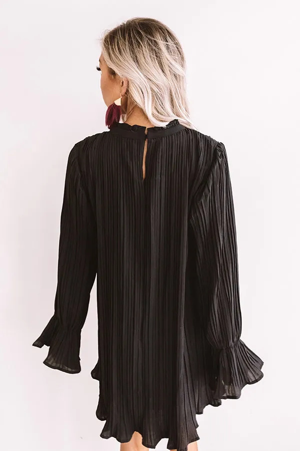 Rooftop Skyline Pleated Shift Dress In Black