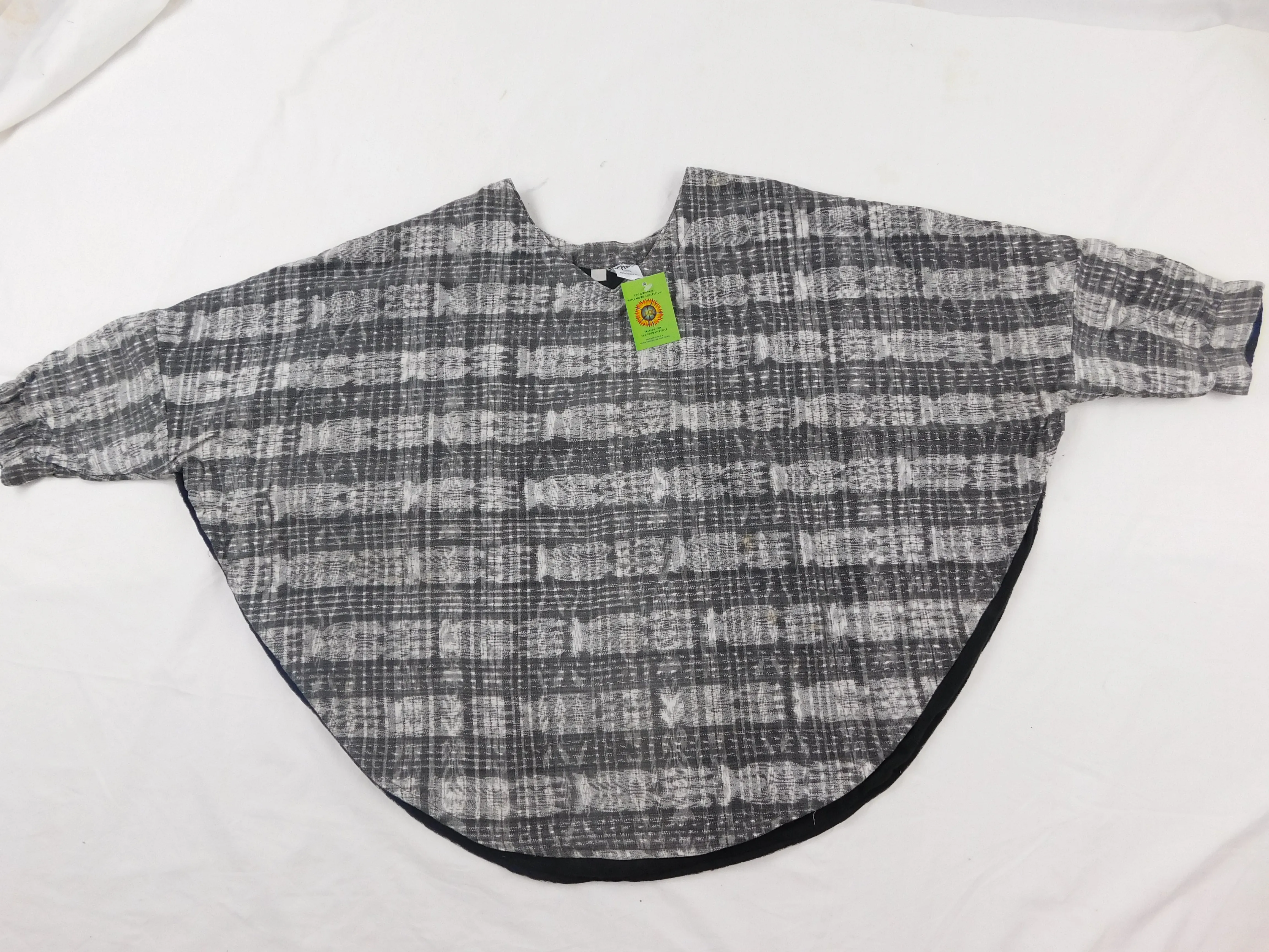 Short Poncho with sleeves in hand woven cotton With Fleece lining